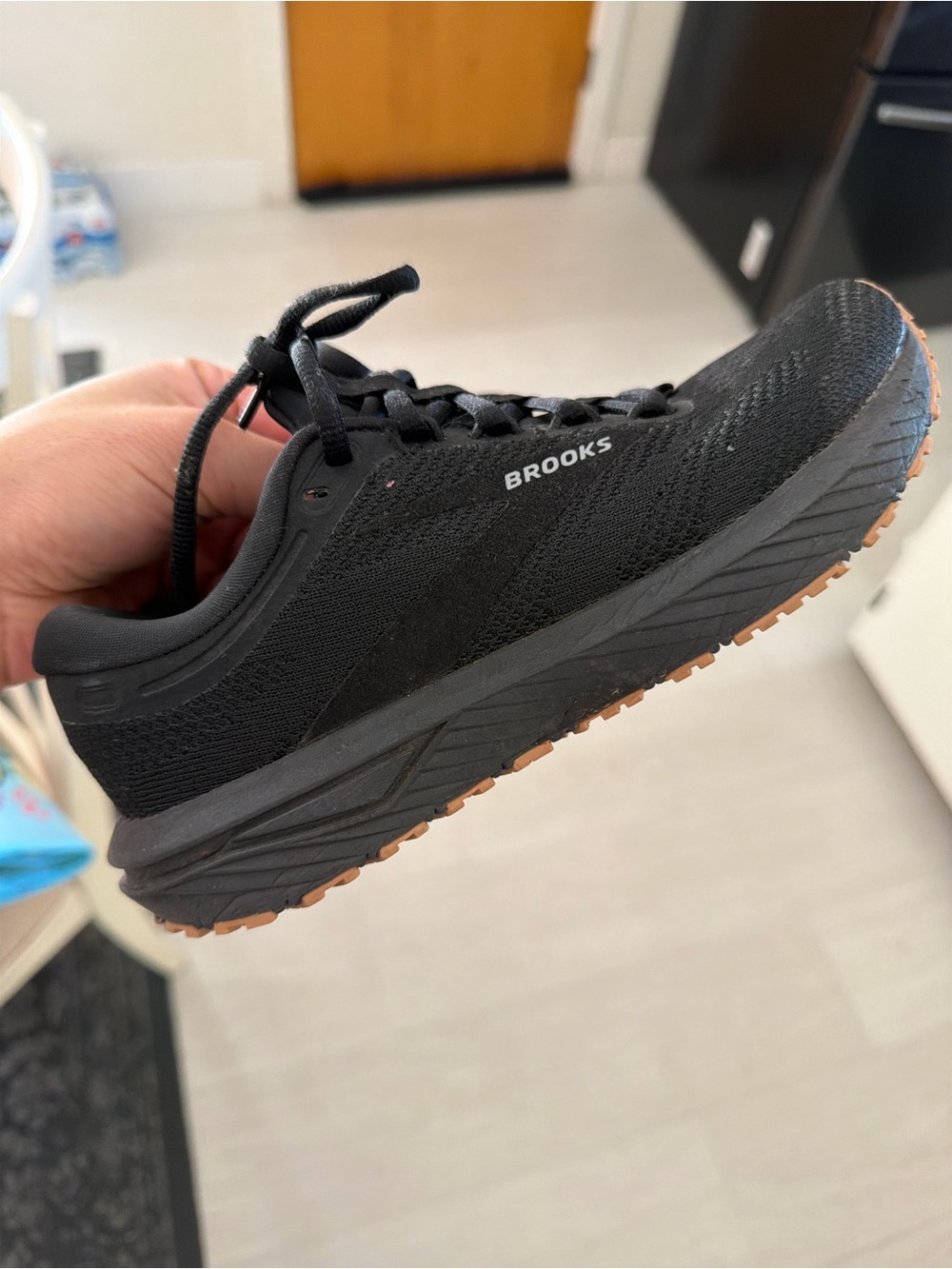 Brooks Black Athletic Running Shoes with Gum Outsole